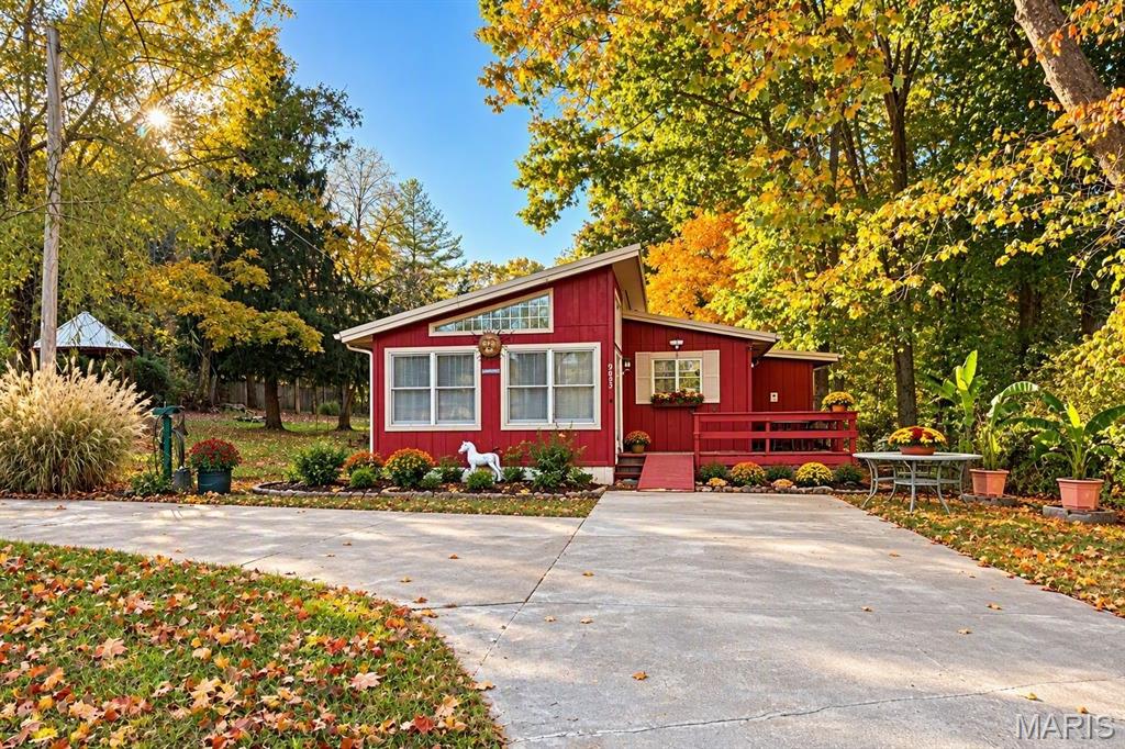 9853 Mockingbird Hill Drive Property Photo 1