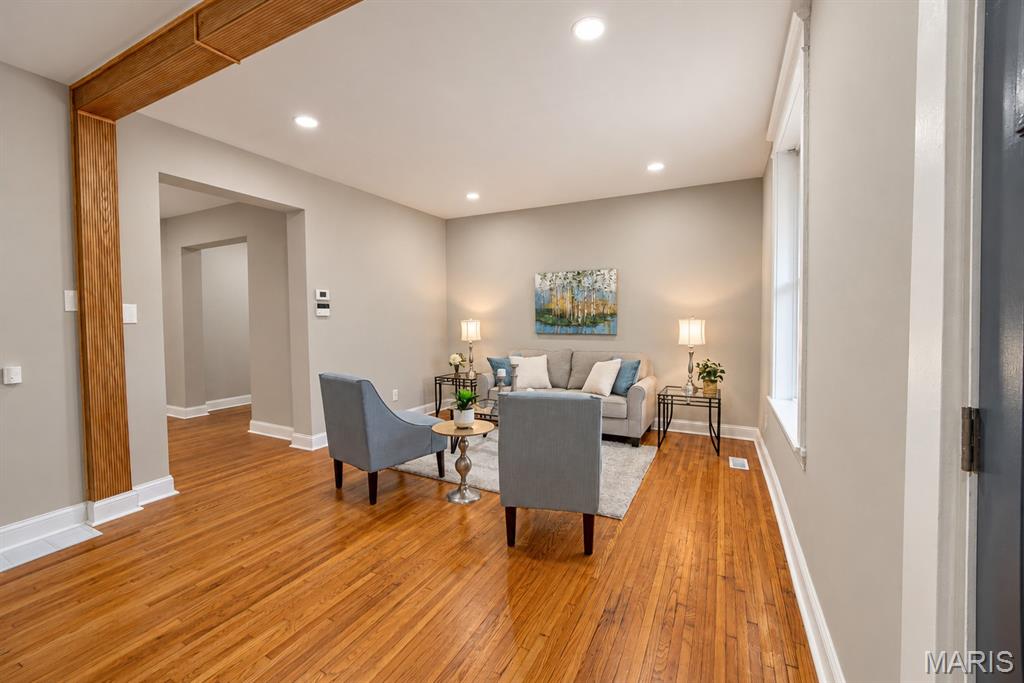 4015 Flad Avenue Property Photo 6
