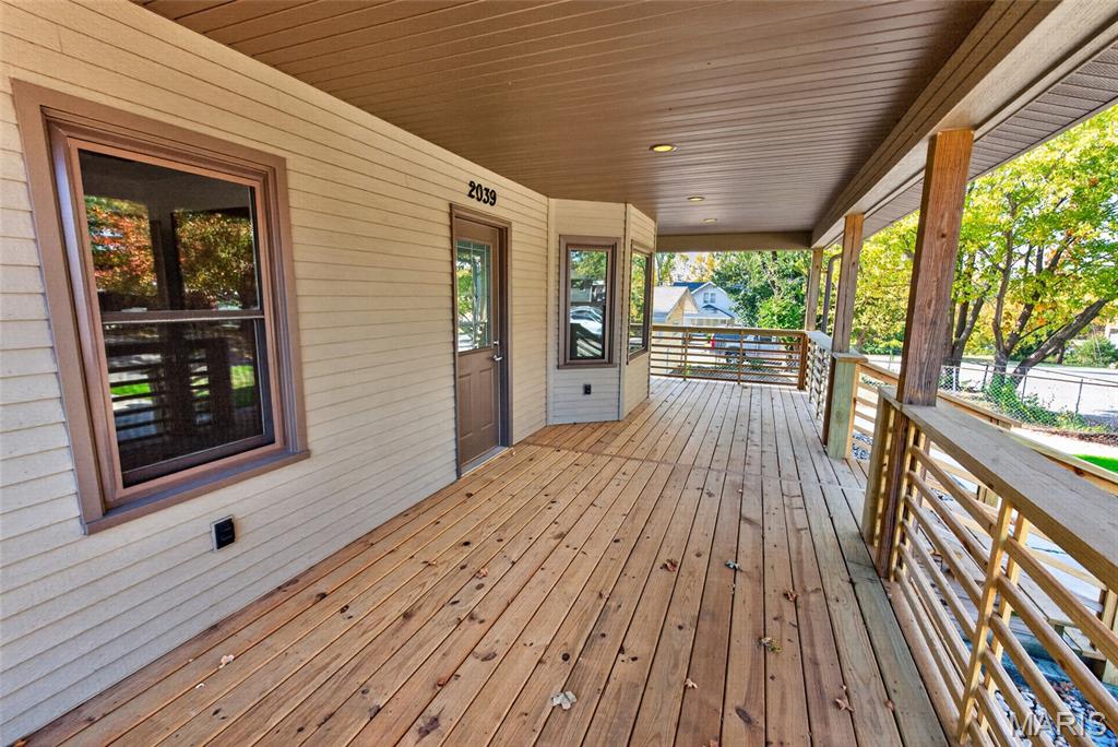 2039 Woodlawn Avenue Property Photo 8