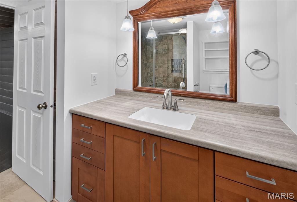 2039 Woodlawn Avenue Property Photo 43