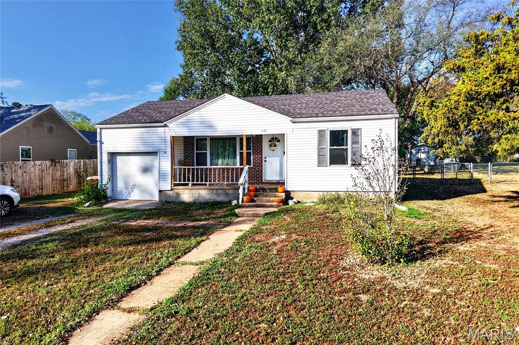 227 Donnalee Avenue Property Photo 1