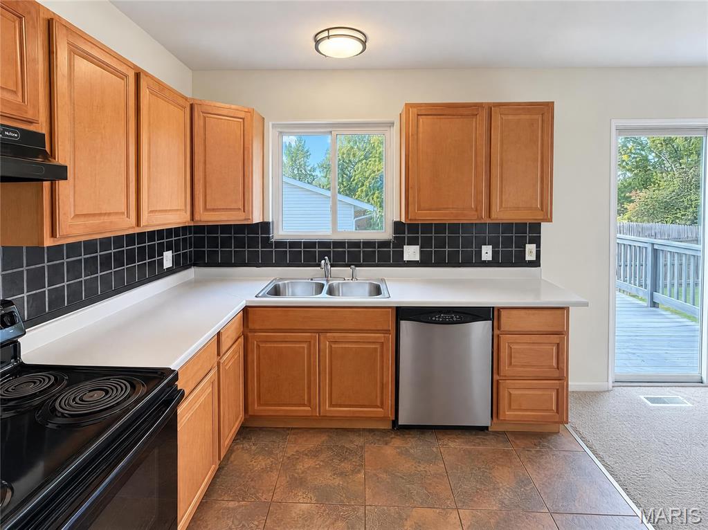 1505 Burning Tree Drive Property Photo 2