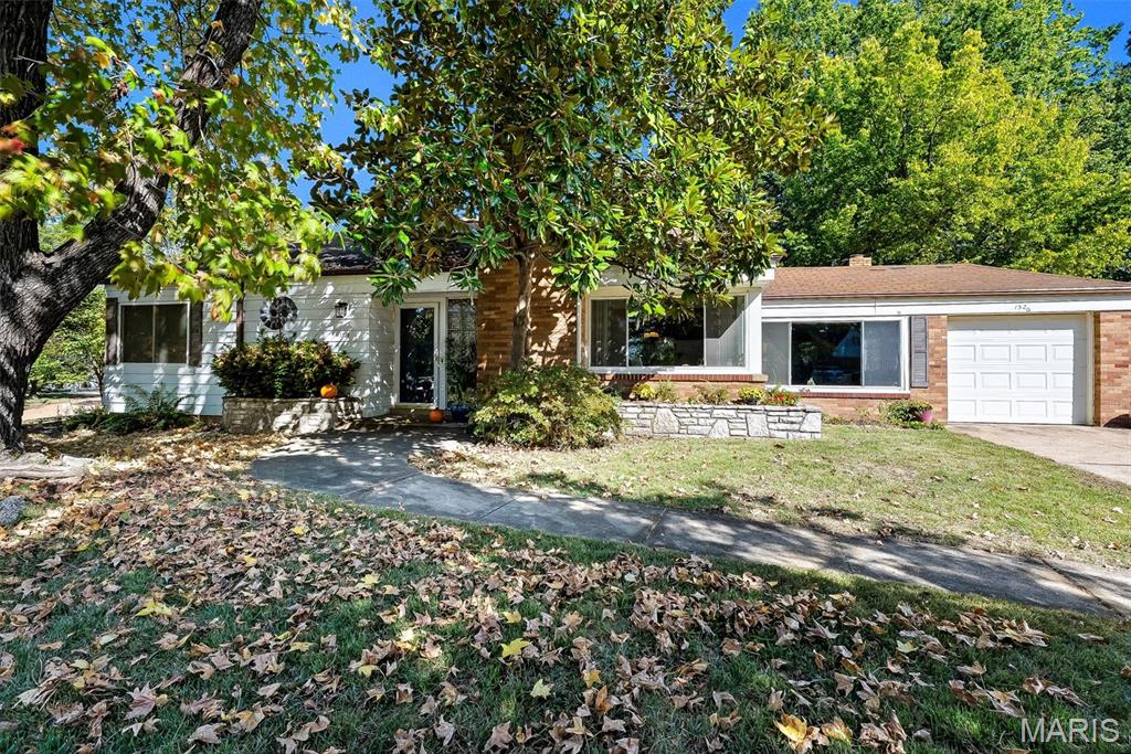 1520 Azalea Drive Property Photo 2