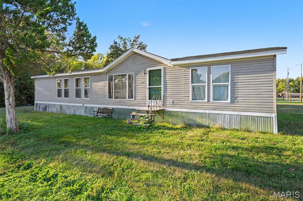 2021 Davis Street Property Photo 1