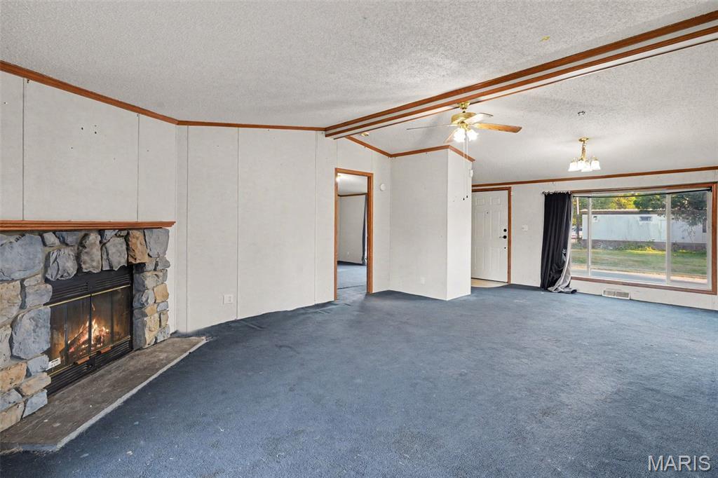 2021 Davis Street Property Photo 3