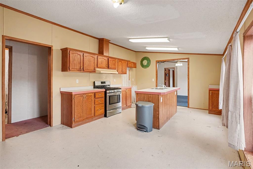2021 Davis Street Property Photo 4