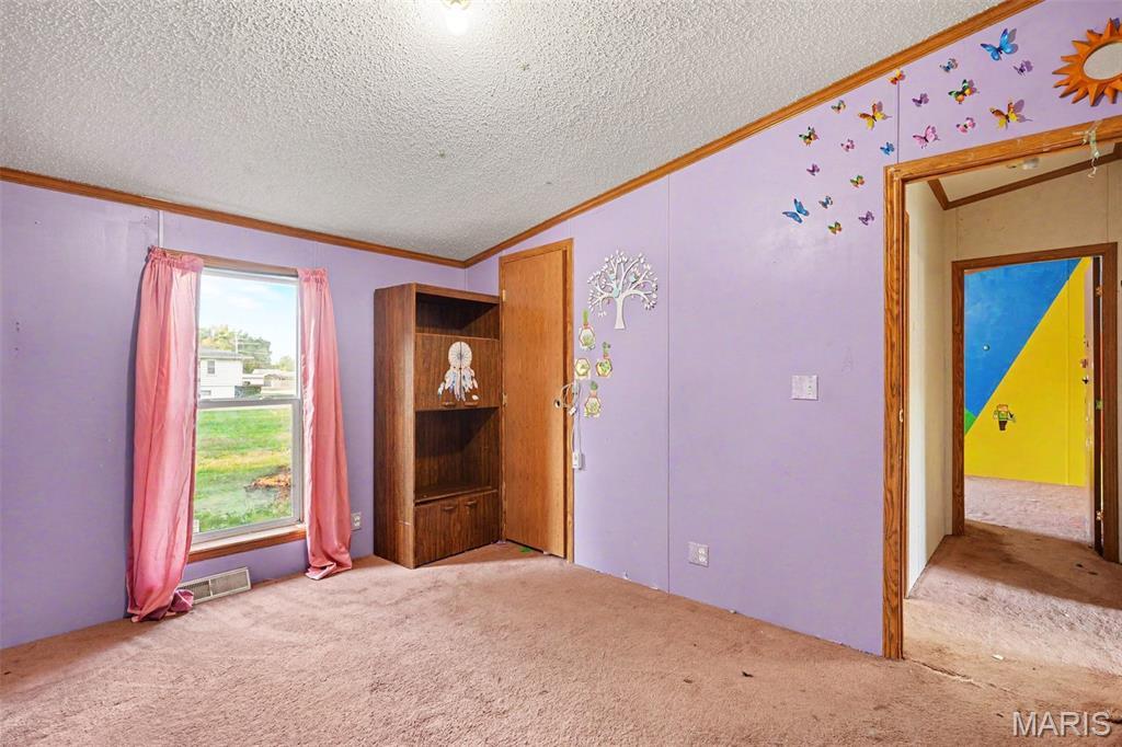 2021 Davis Street Property Photo 8
