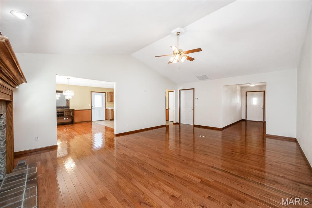 1864 Spruce Hill Drive Property Photo 3