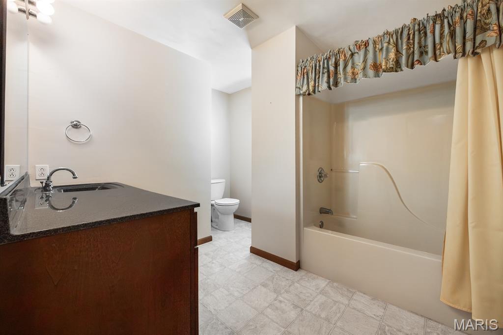 1864 Spruce Hill Drive Property Photo 12