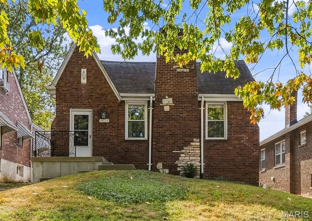 7424 Rupert Avenue Property Photo 1