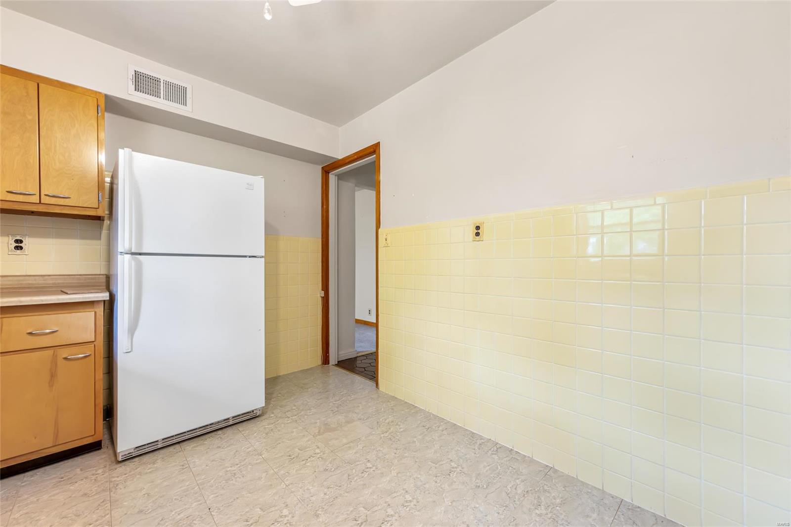 5826 Jamieson Avenue Property Photo 10