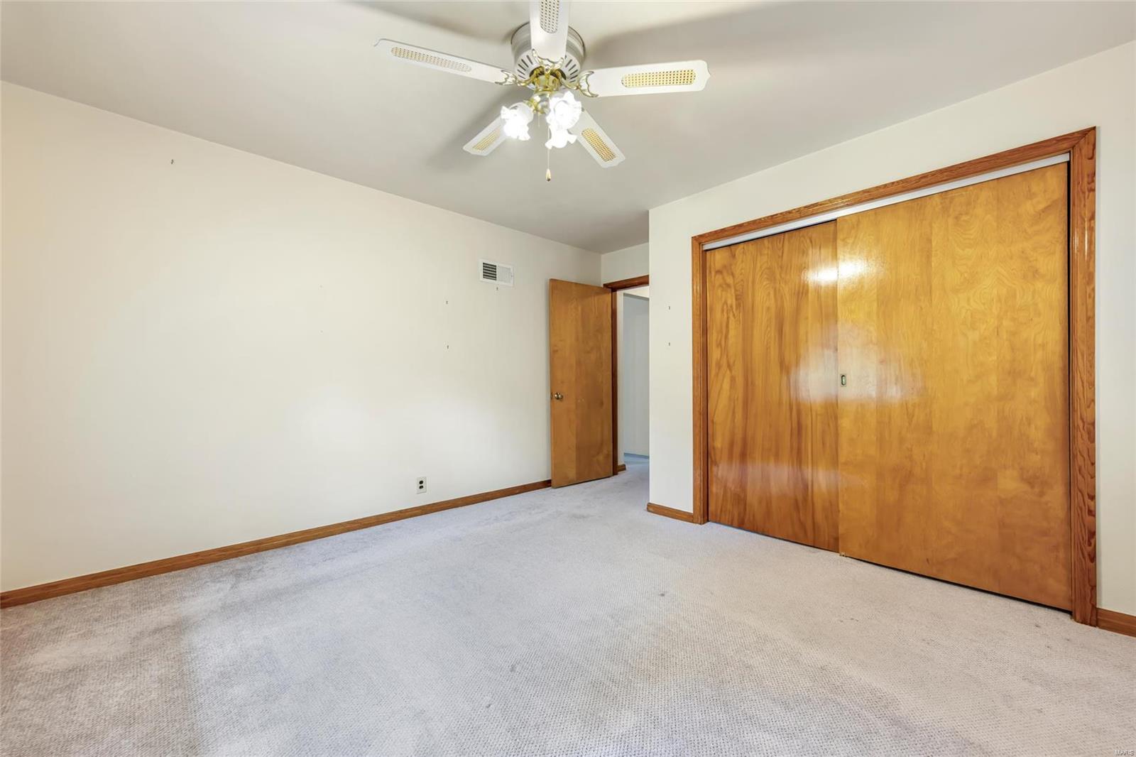 5826 Jamieson Avenue Property Photo 18