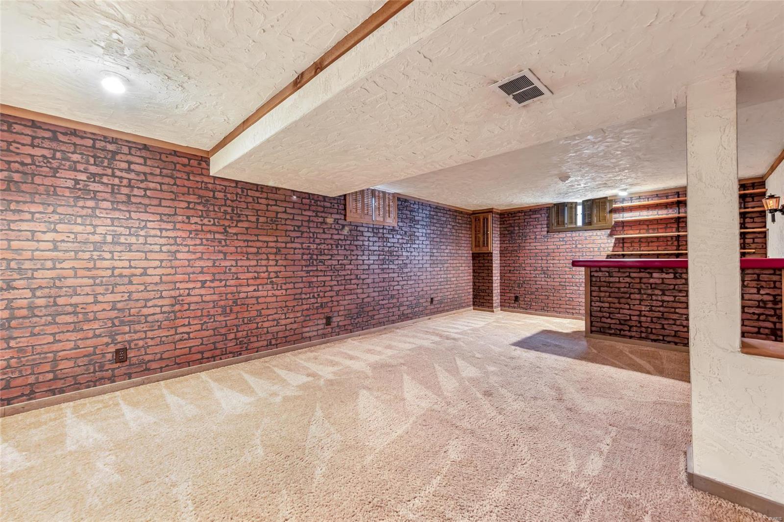5826 Jamieson Avenue Property Photo 19