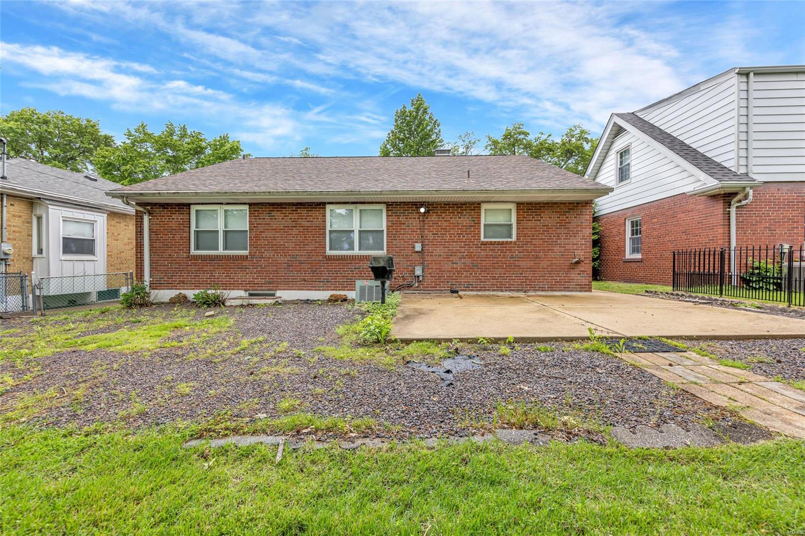 5826 Jamieson Avenue Property Photo 24