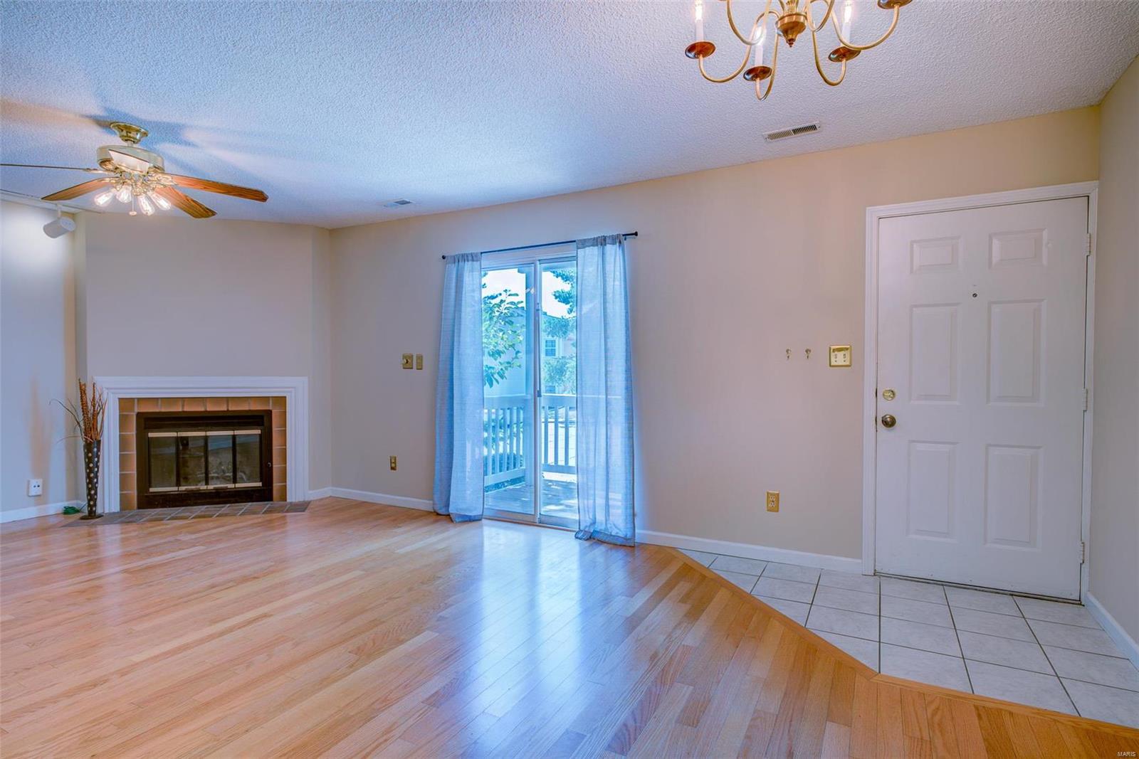 1696 E Swan Circle Property Photo 3