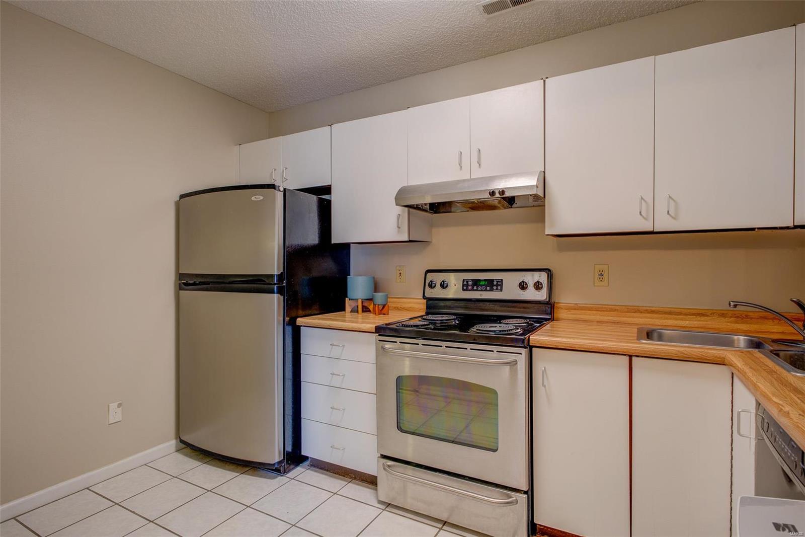 1696 E Swan Circle Property Photo 6