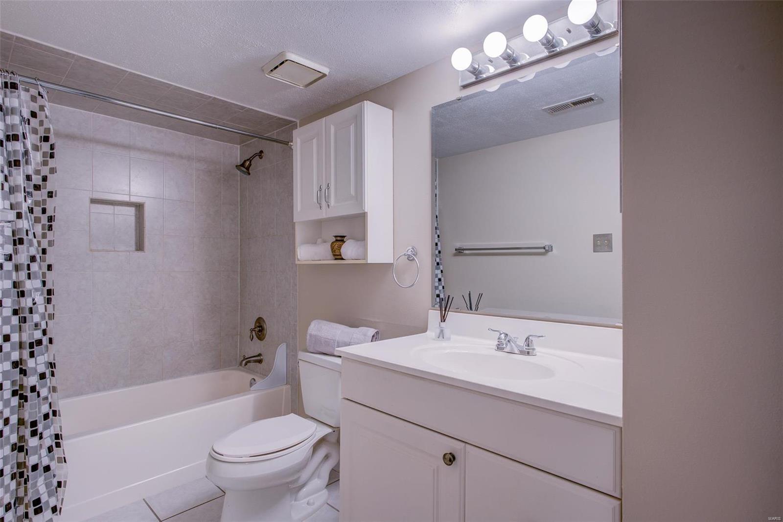 1696 E Swan Circle Property Photo 17