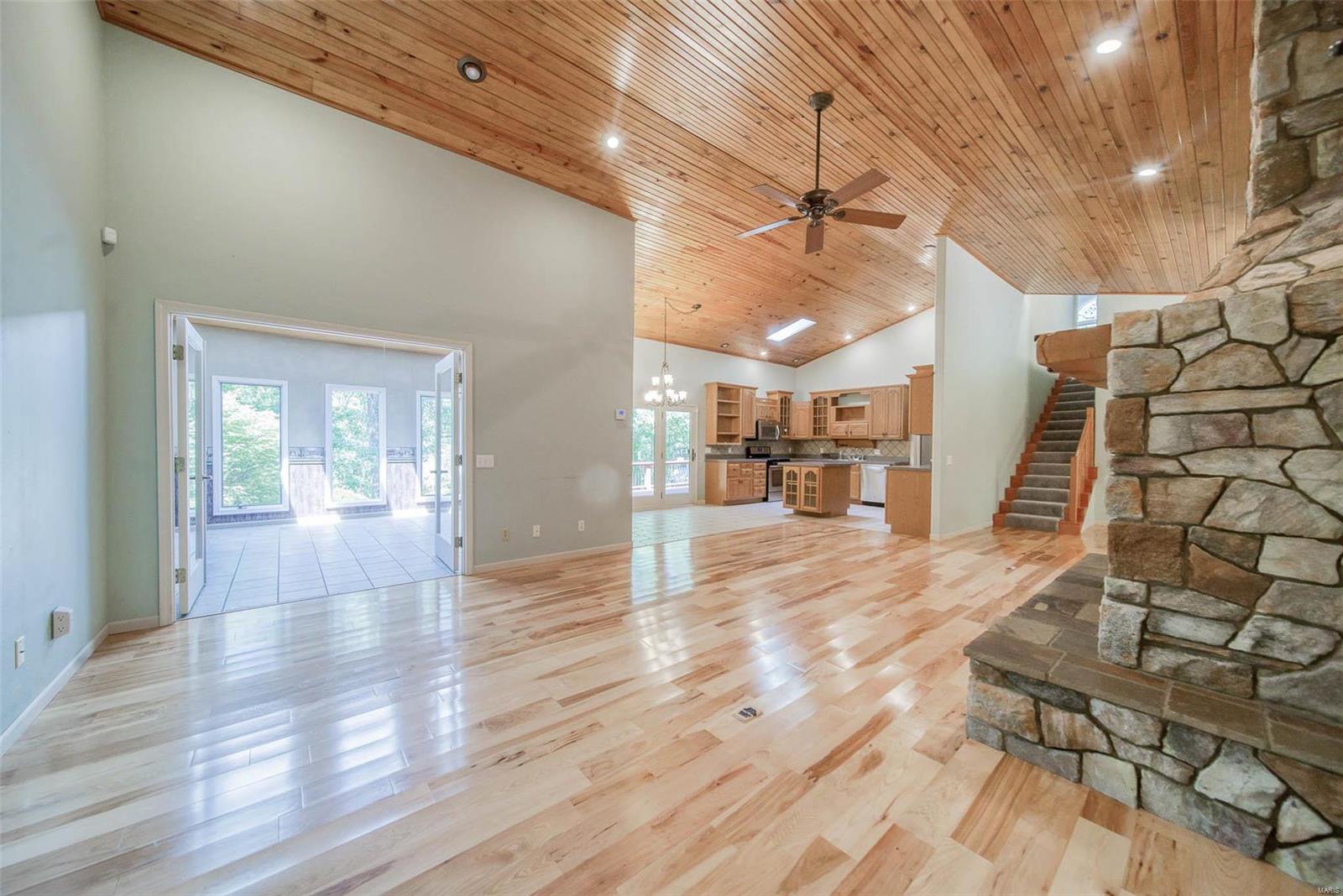 10925 Highway 63 Property Photo 7