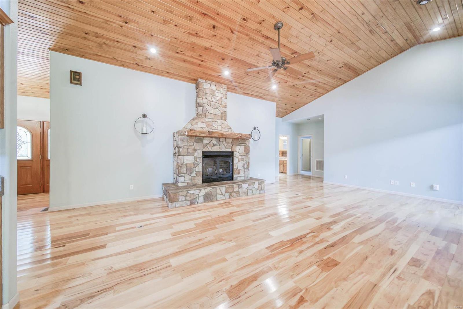 10925 Highway 63 Property Photo 9