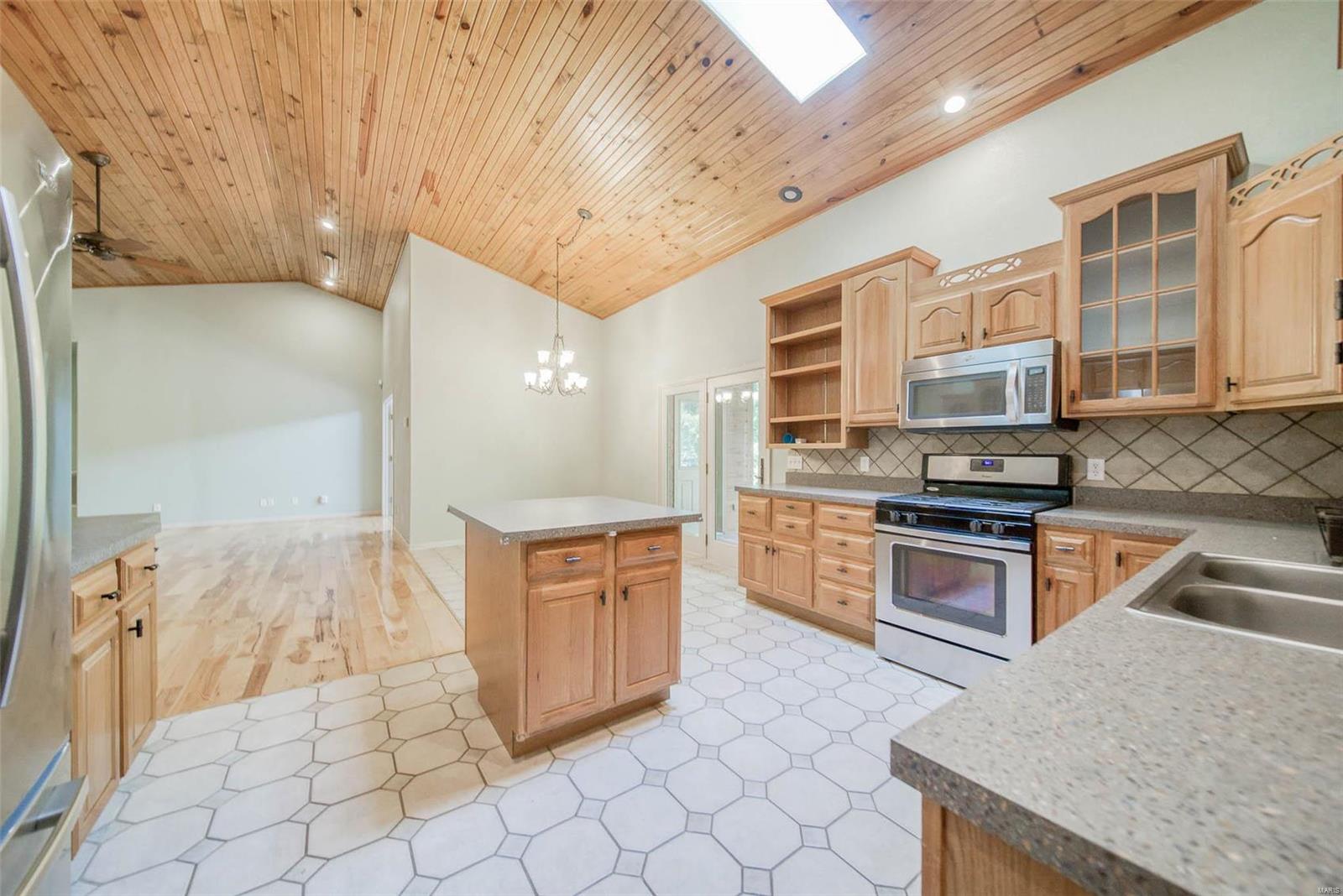 10925 Highway 63 Property Photo 10