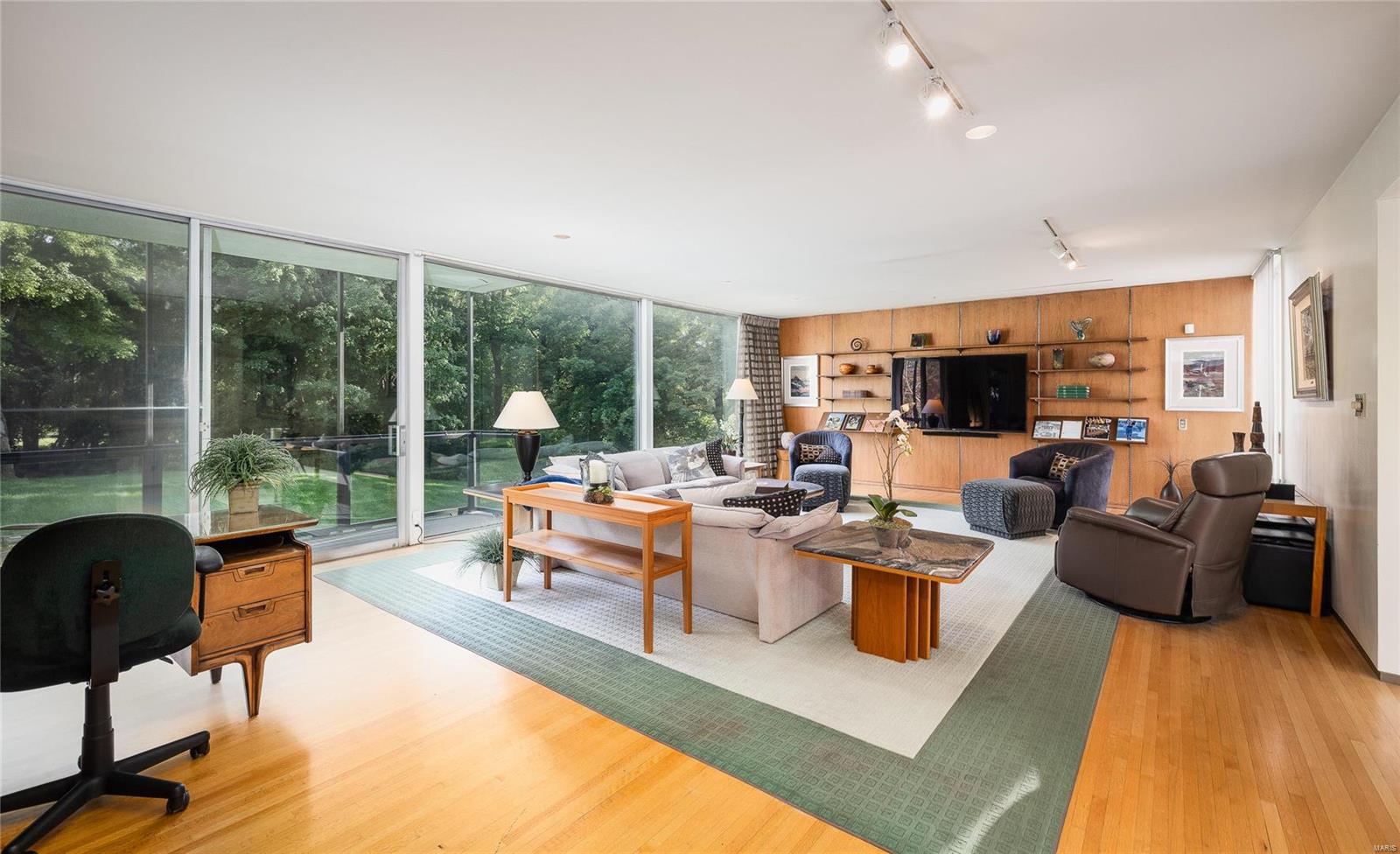 904 Briar Hill Road Property Photo 19