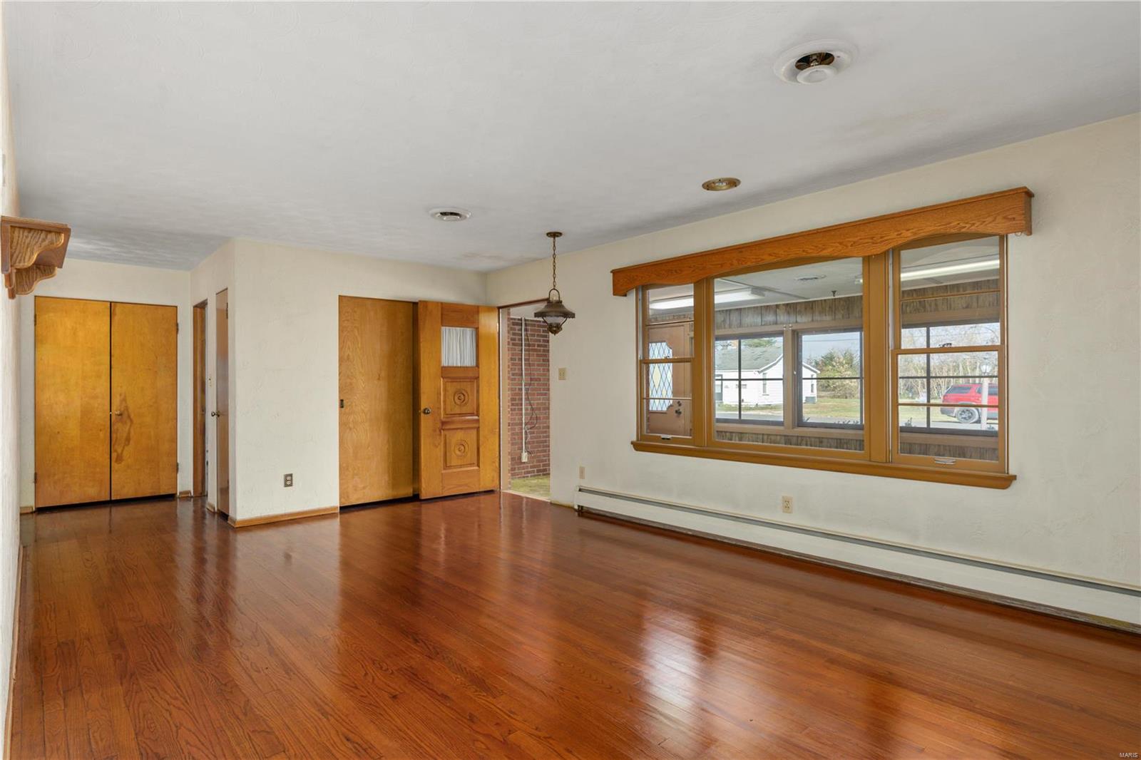 206 W Phillips Street Property Photo 3