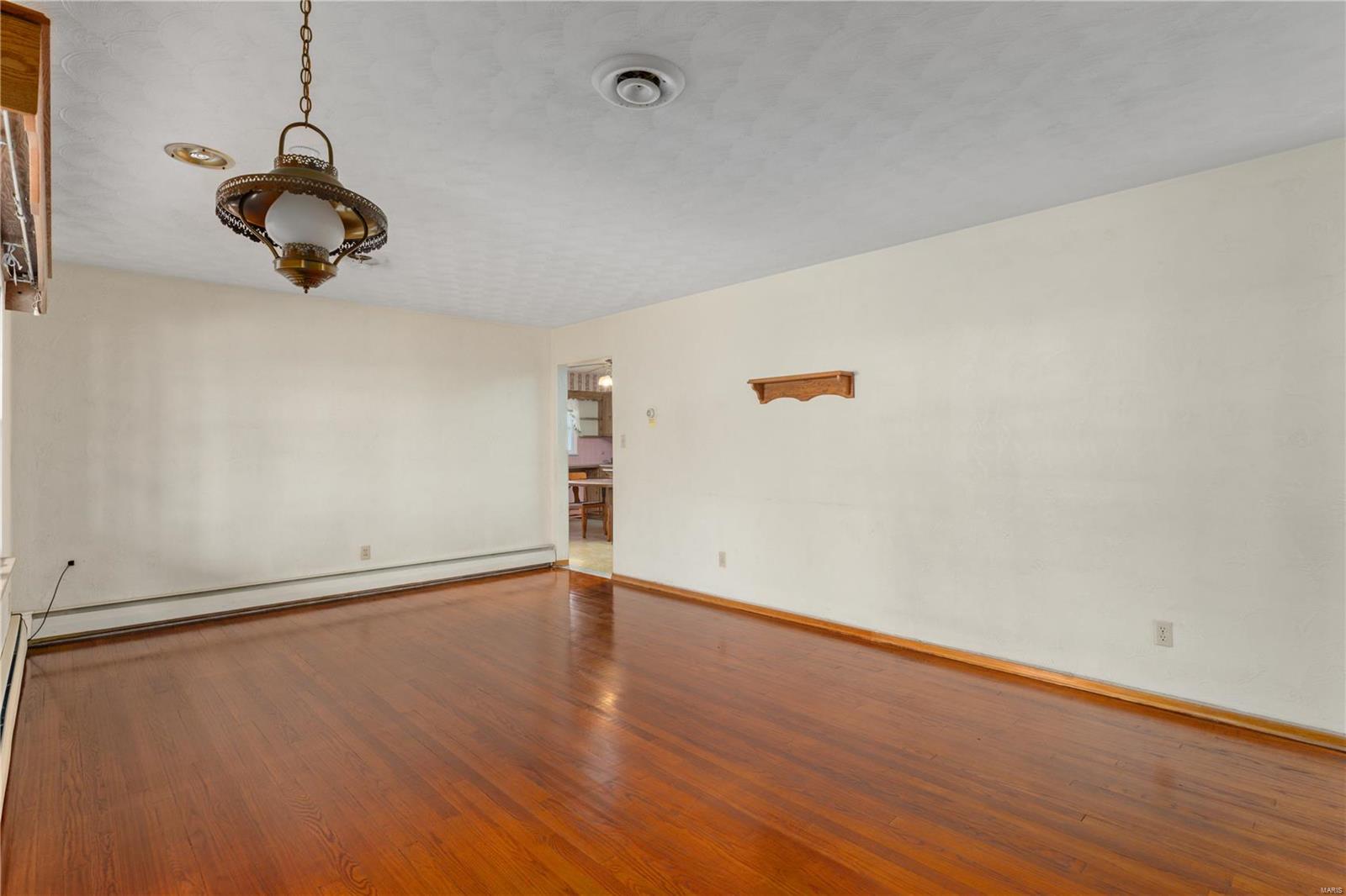 206 W Phillips Street Property Photo 6