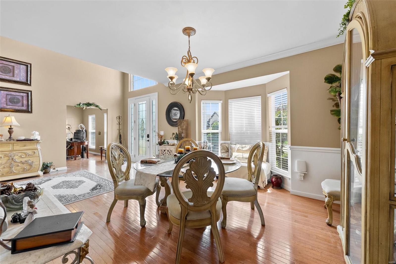 1008 Castleview Court Property Photo 12