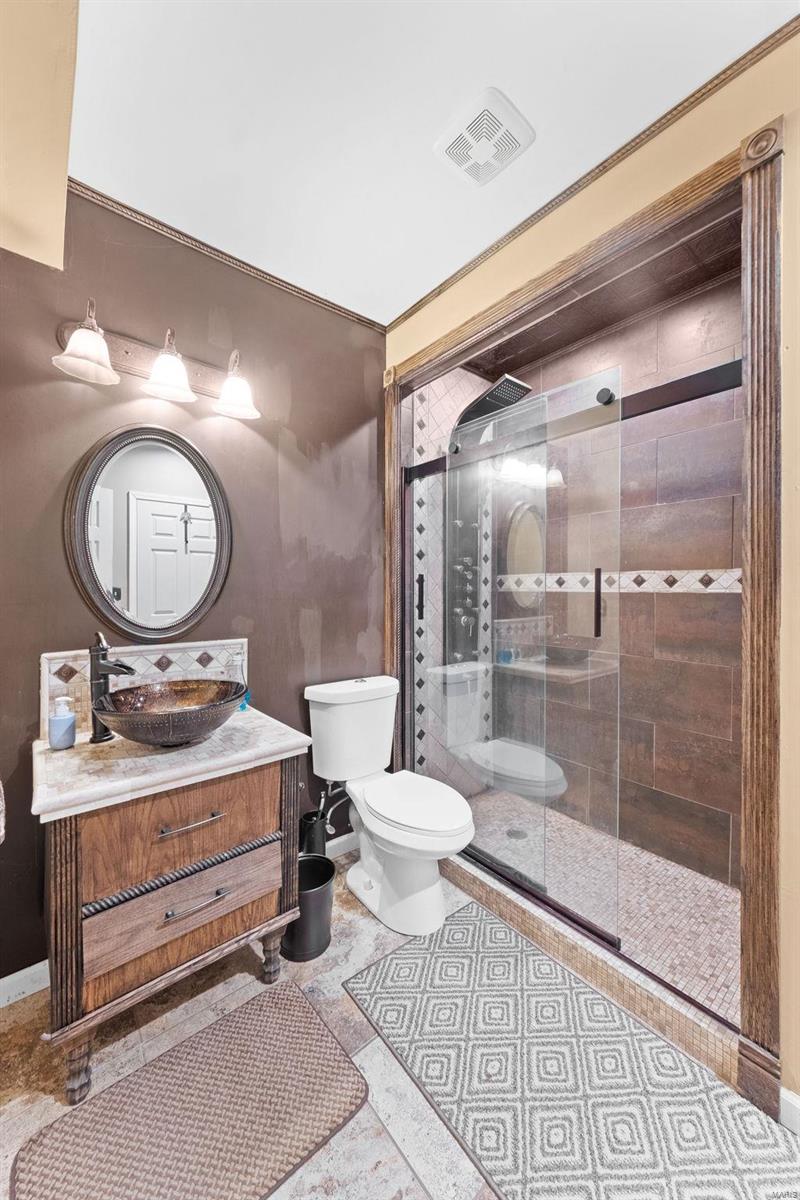 1008 Castleview Court Property Photo 34