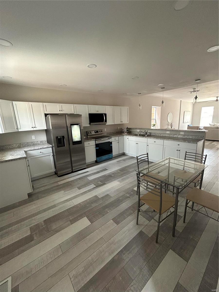 3803 Ashland Avenue Property Photo 8
