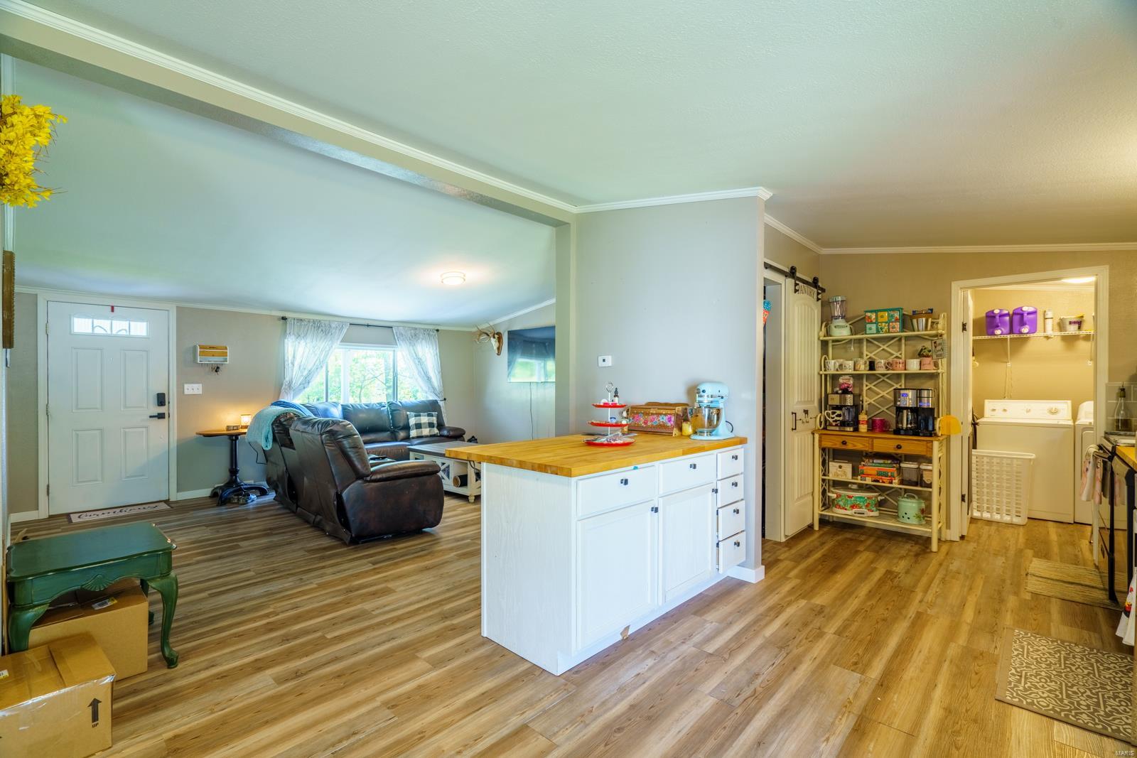 11669 Reed Road Property Photo 3