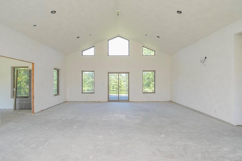 725 S Veterans Drive Property Photo 20
