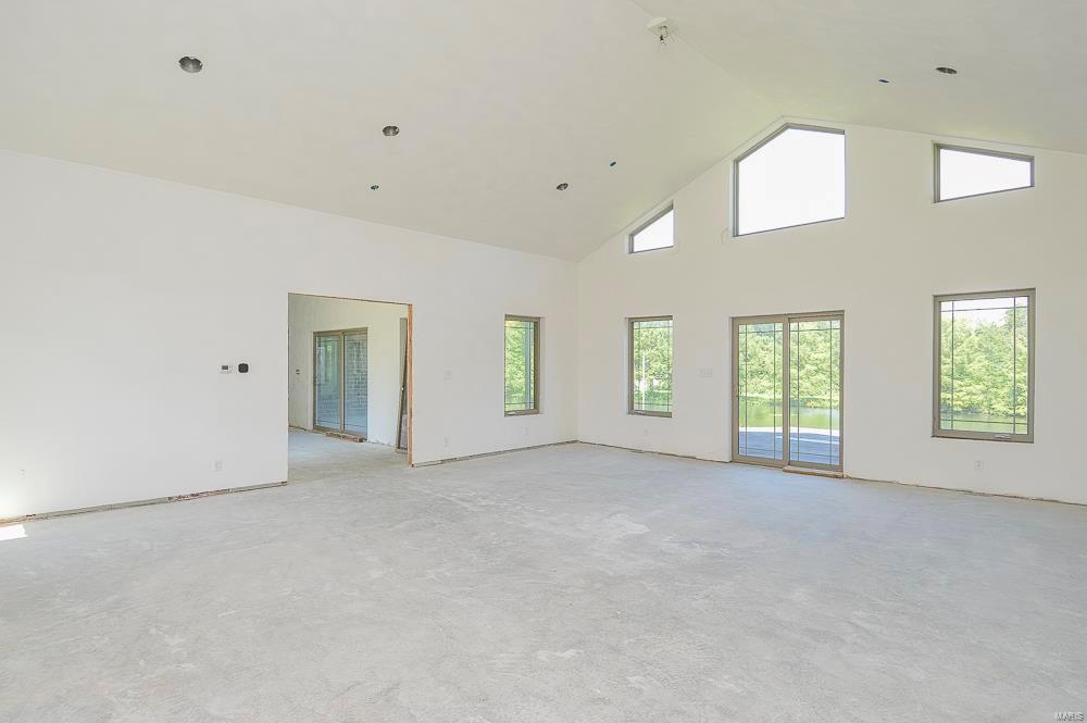 725 S Veterans Drive Property Photo 21