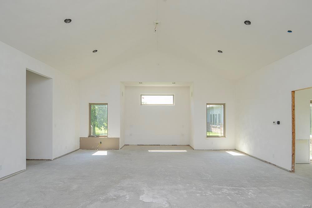 725 S Veterans Drive Property Photo 22