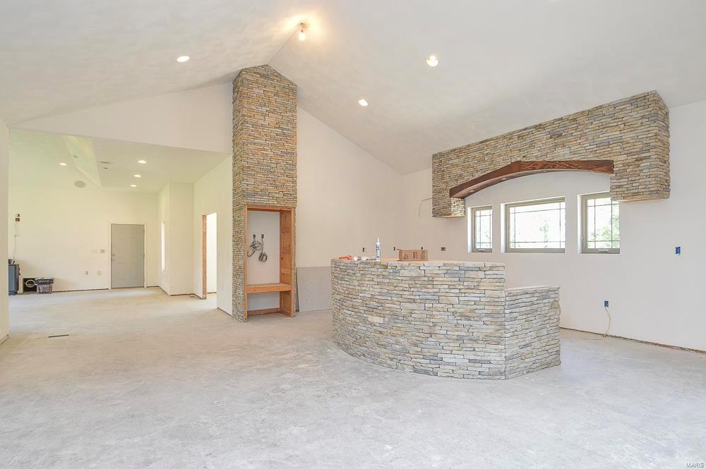 725 S Veterans Drive Property Photo 25
