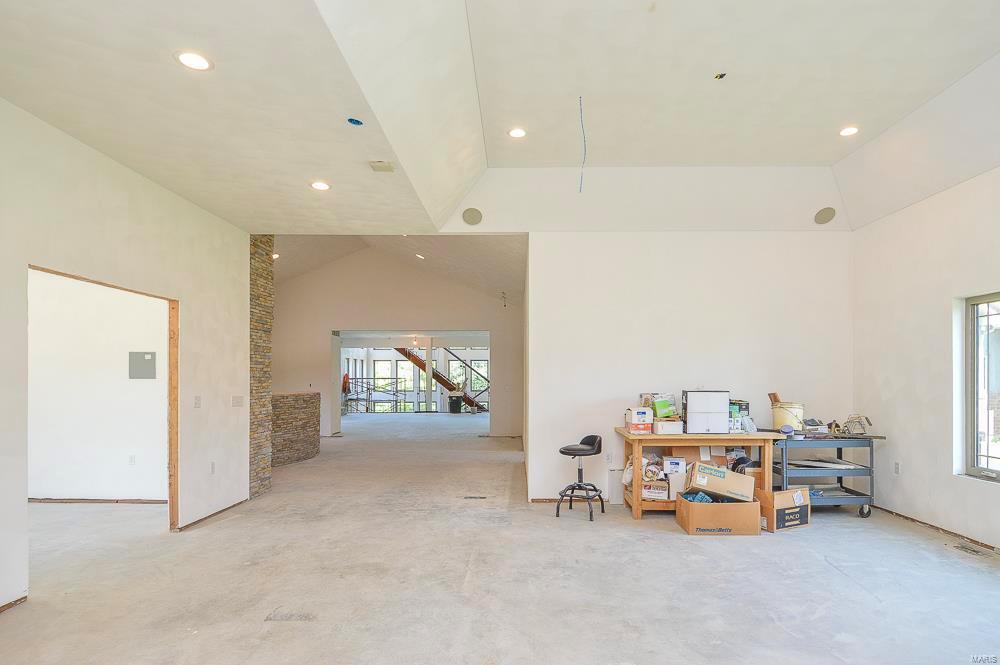 725 S Veterans Drive Property Photo 29