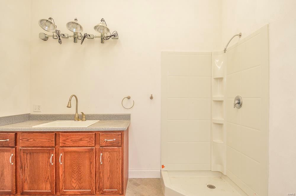 725 S Veterans Drive Property Photo 32