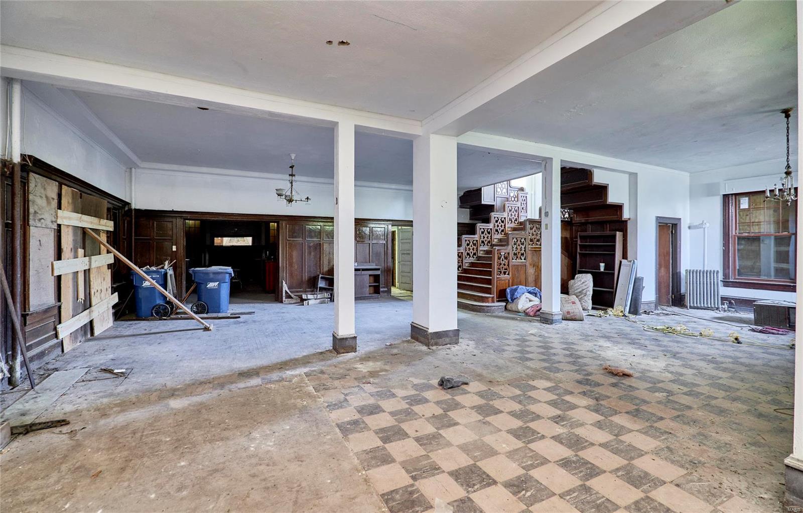 211 Midland Avenue Property Photo 37