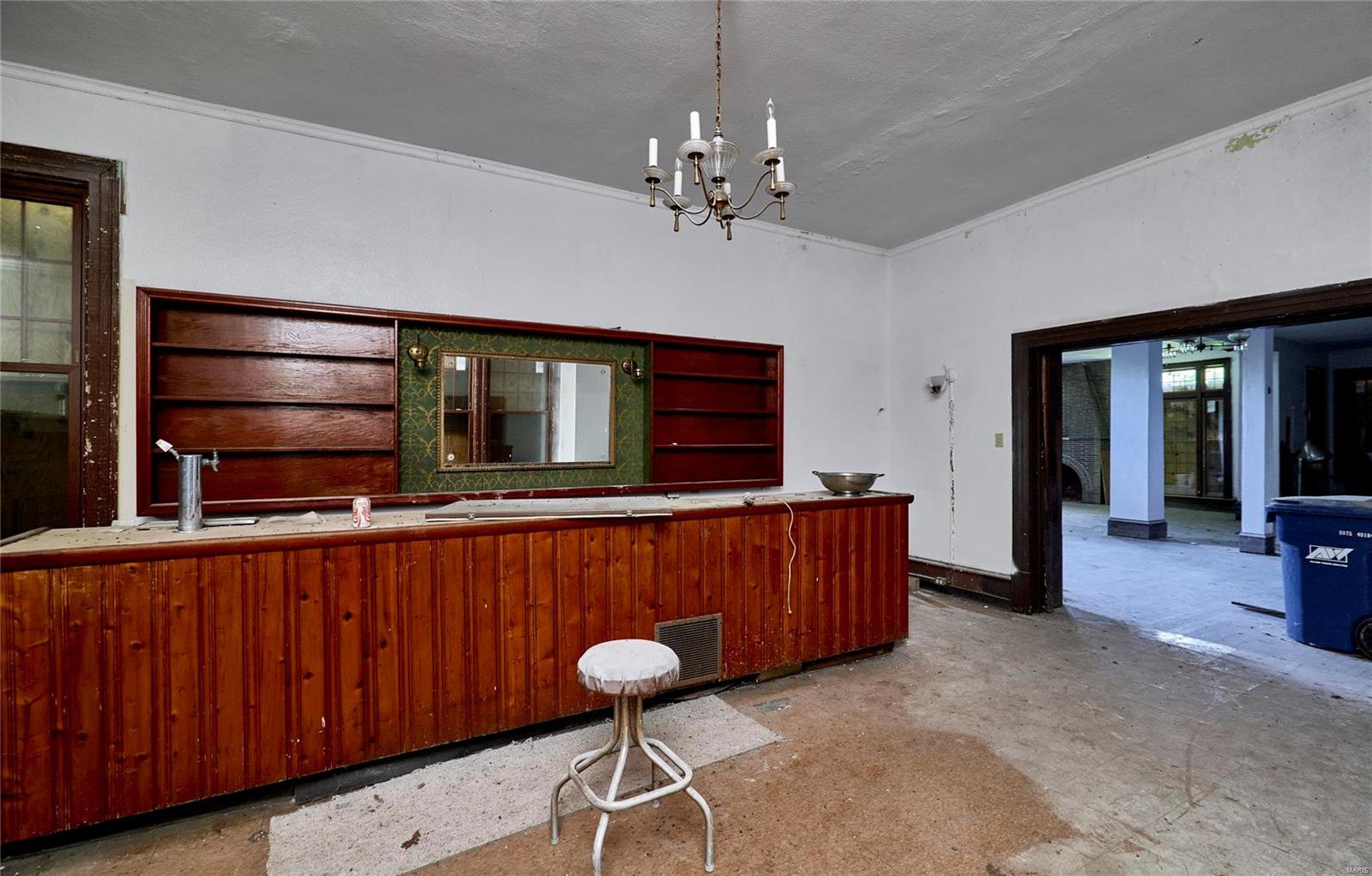 211 Midland Avenue Property Photo 43