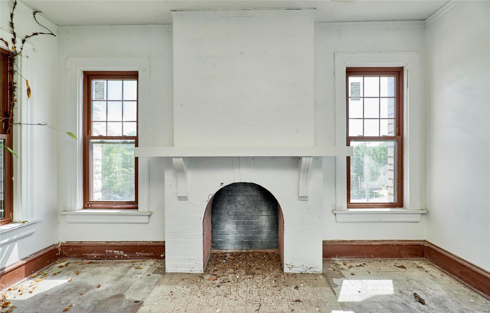 211 Midland Avenue Property Photo 52