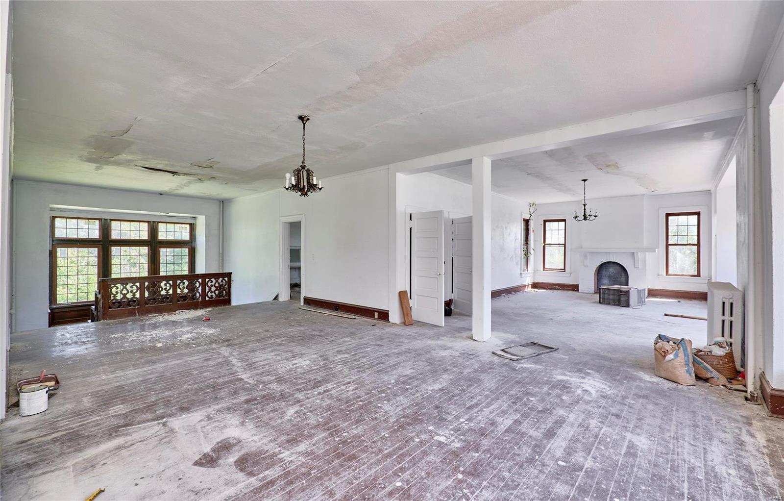 211 Midland Avenue Property Photo 53