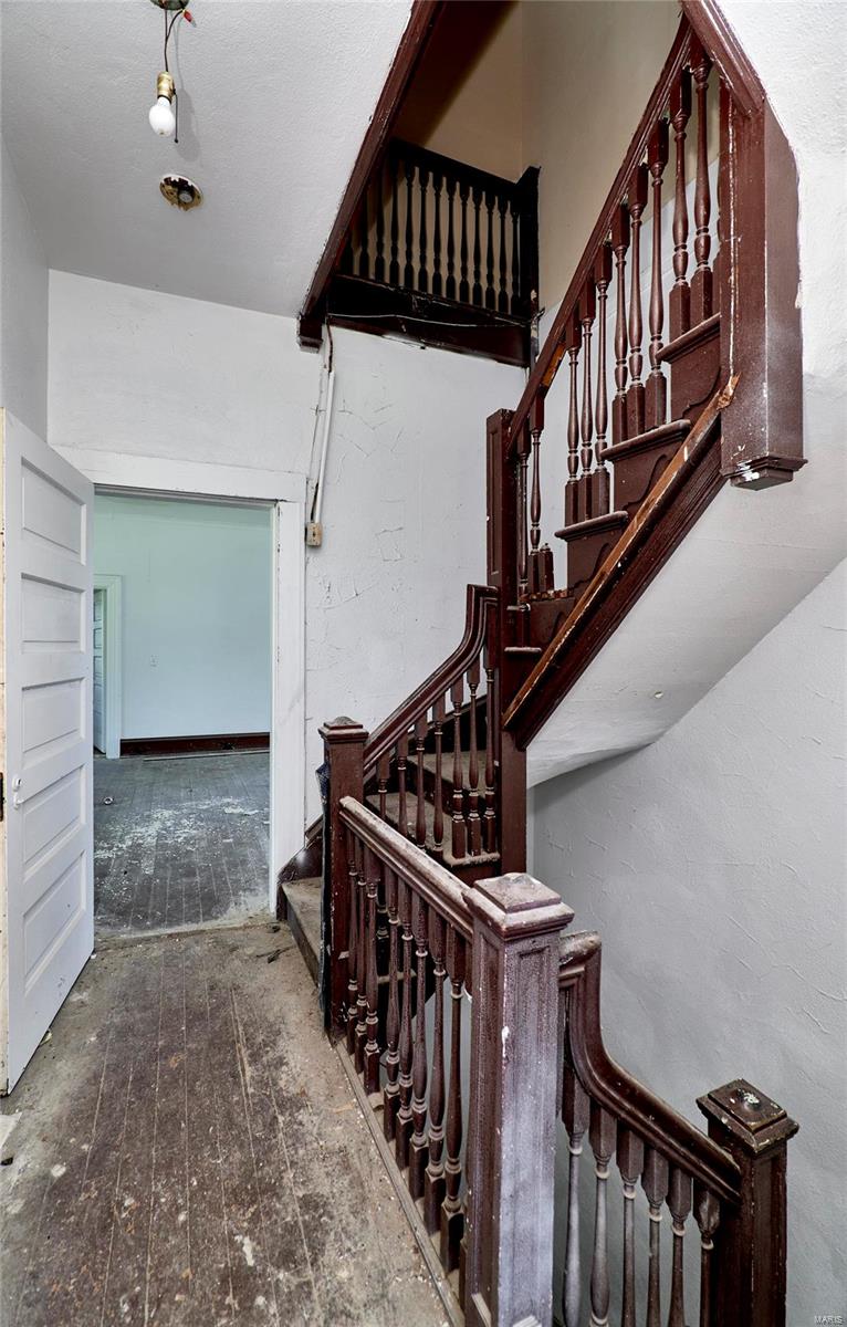 211 Midland Avenue Property Photo 62