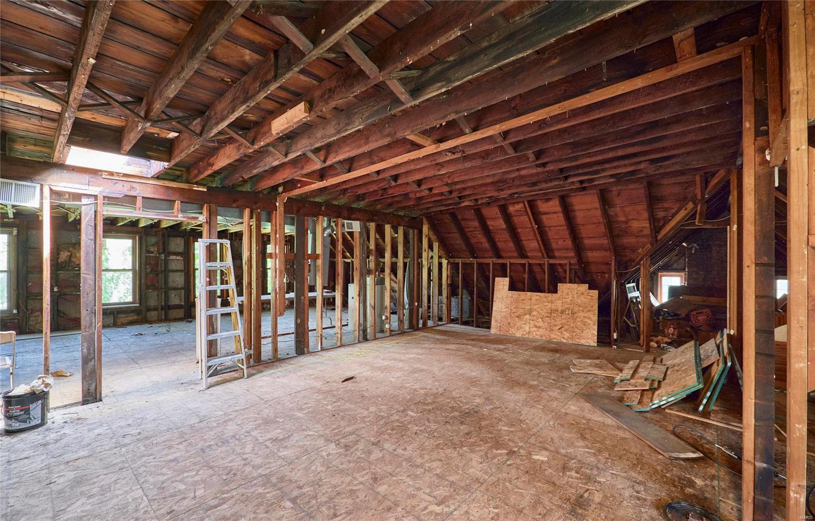 211 Midland Avenue Property Photo 64