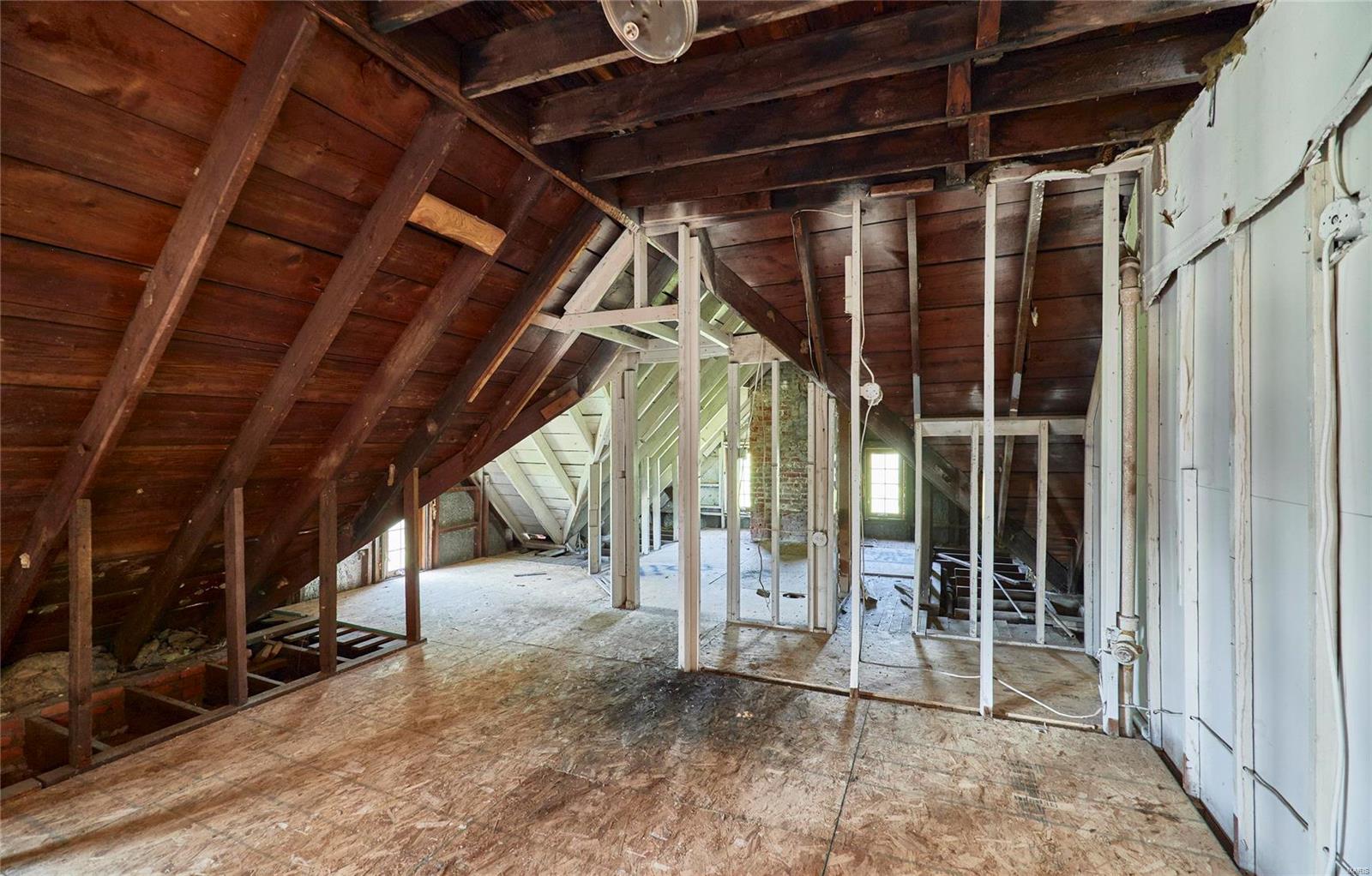 211 Midland Avenue Property Photo 65