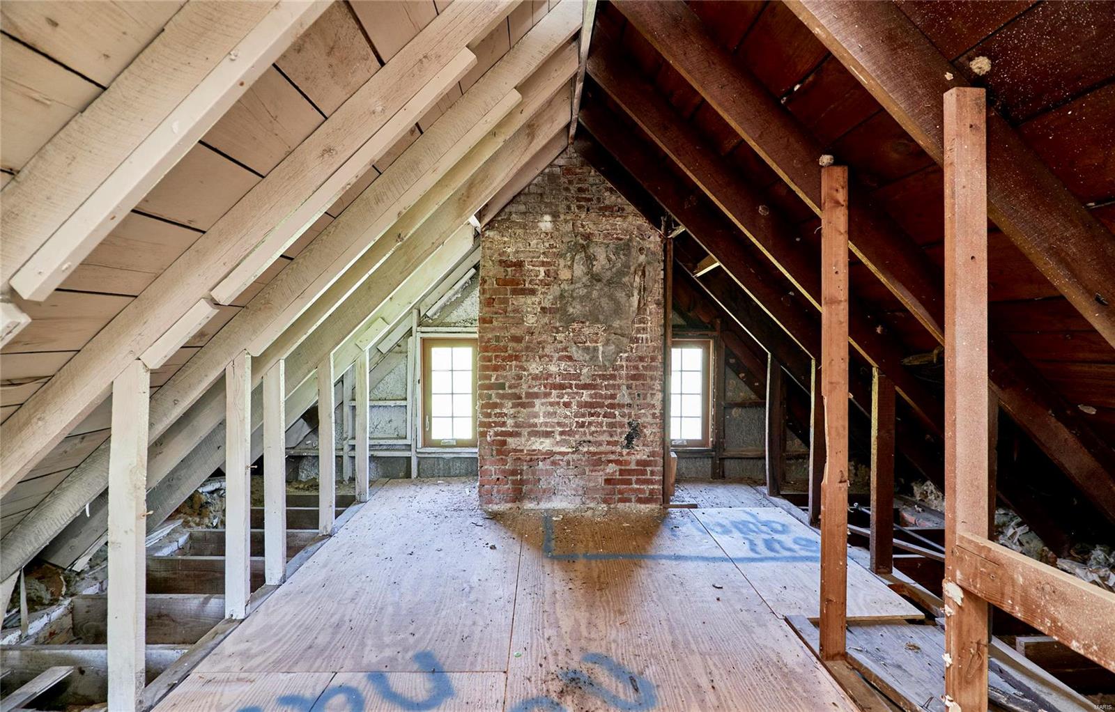211 Midland Avenue Property Photo 66