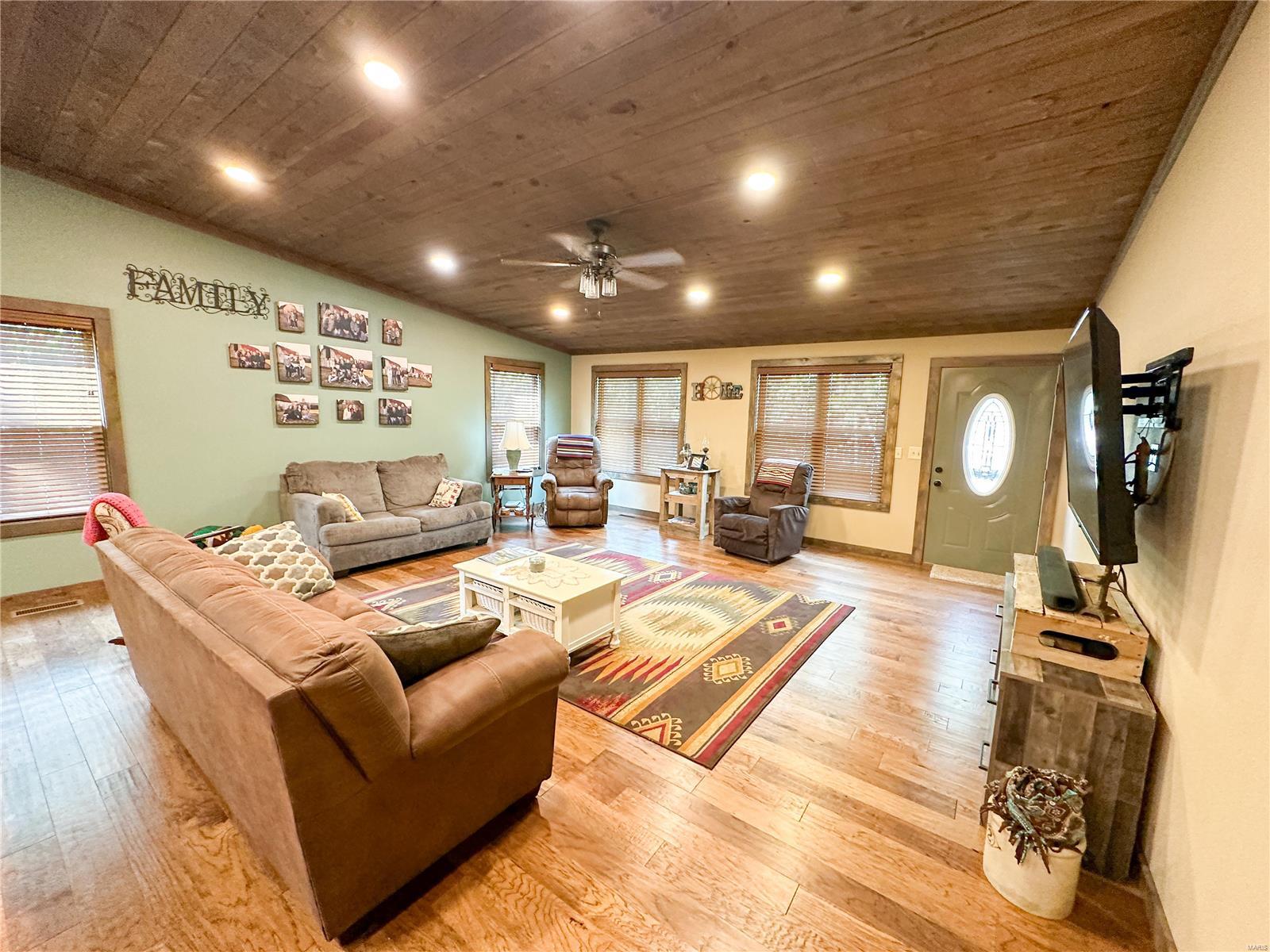 11871 S Highway 19 Property Photo 2