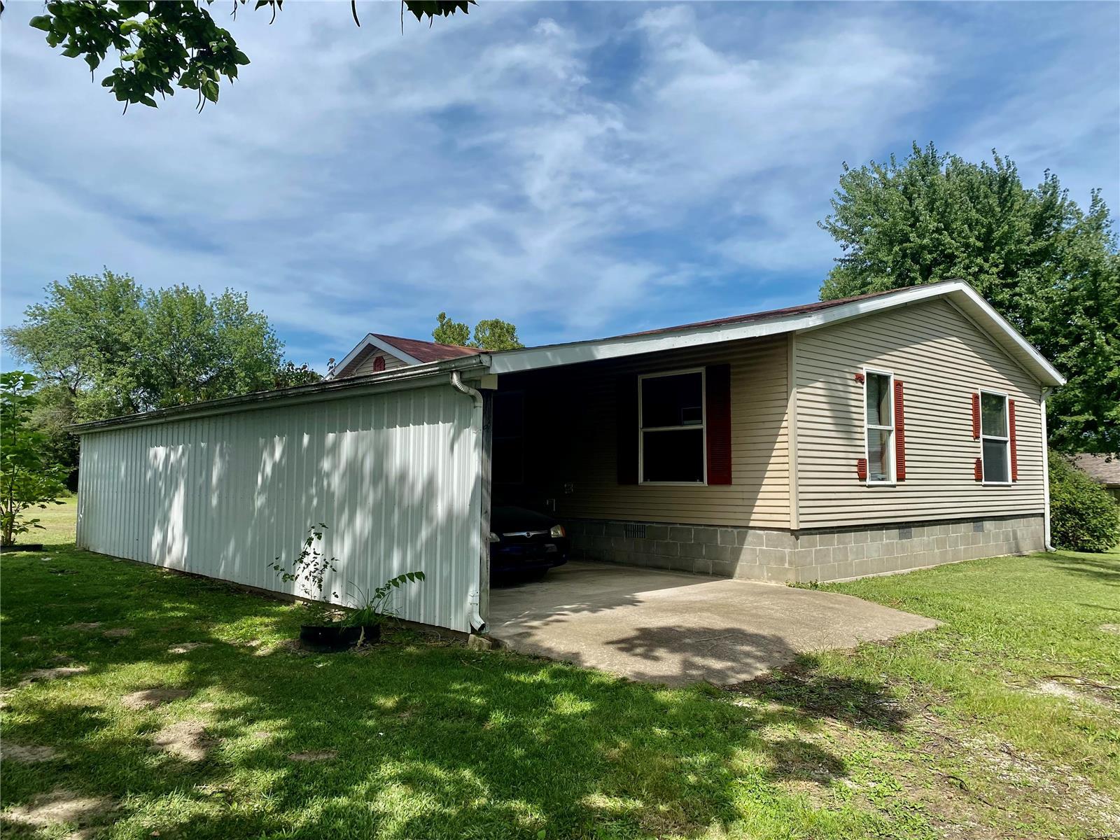 610 N Caldwell Street Property Photo 4