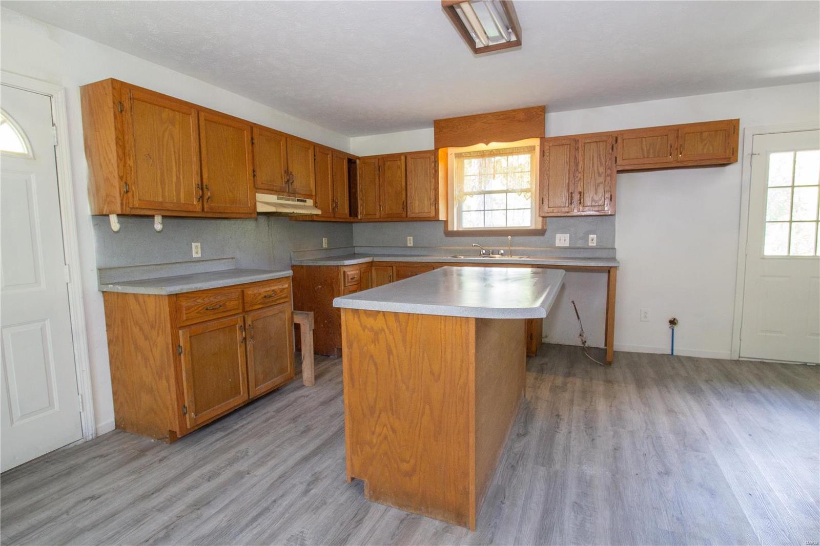 15290 Hoth Road Property Photo 8