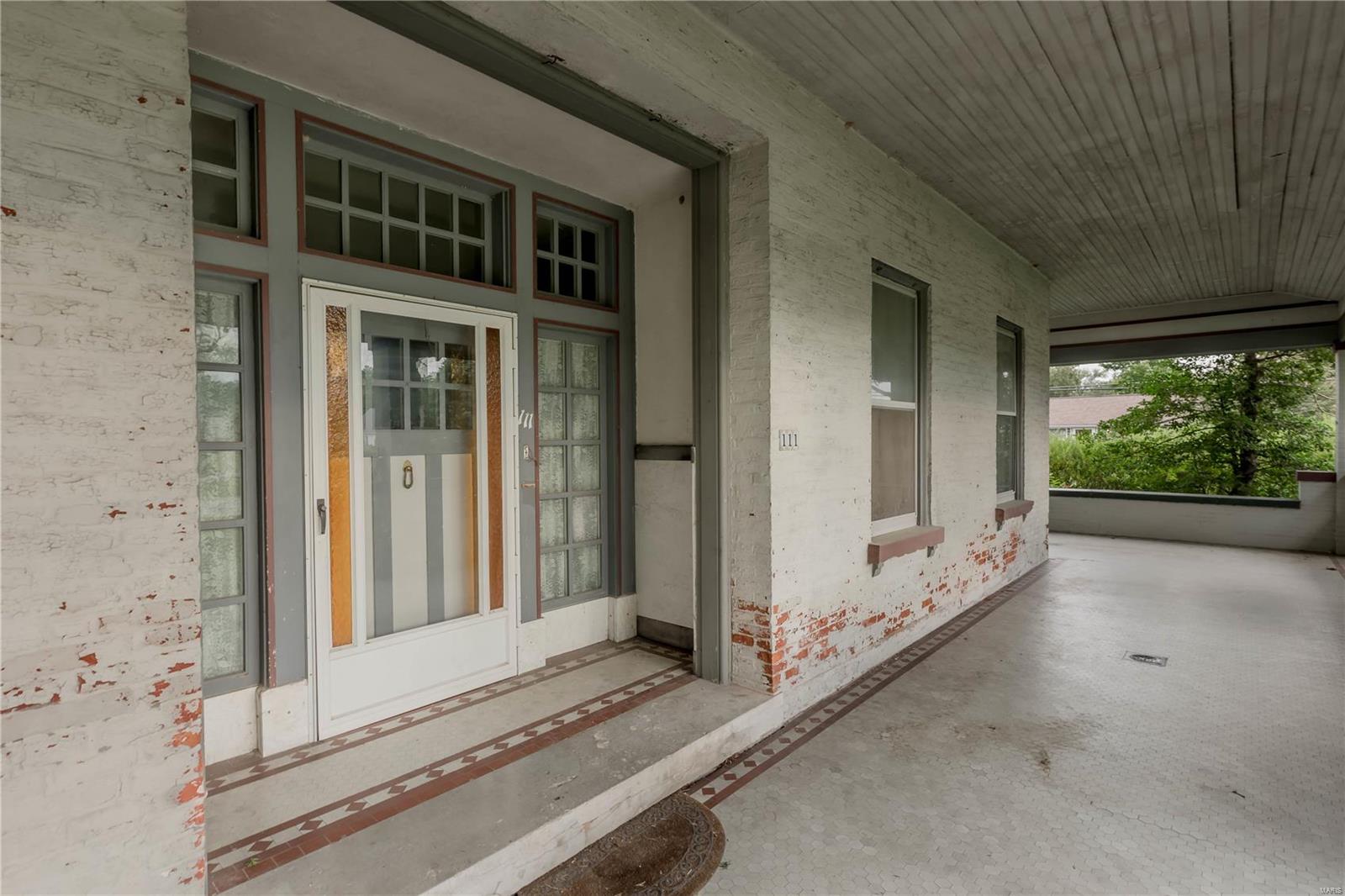 111 N Walnut Street Property Photo 8