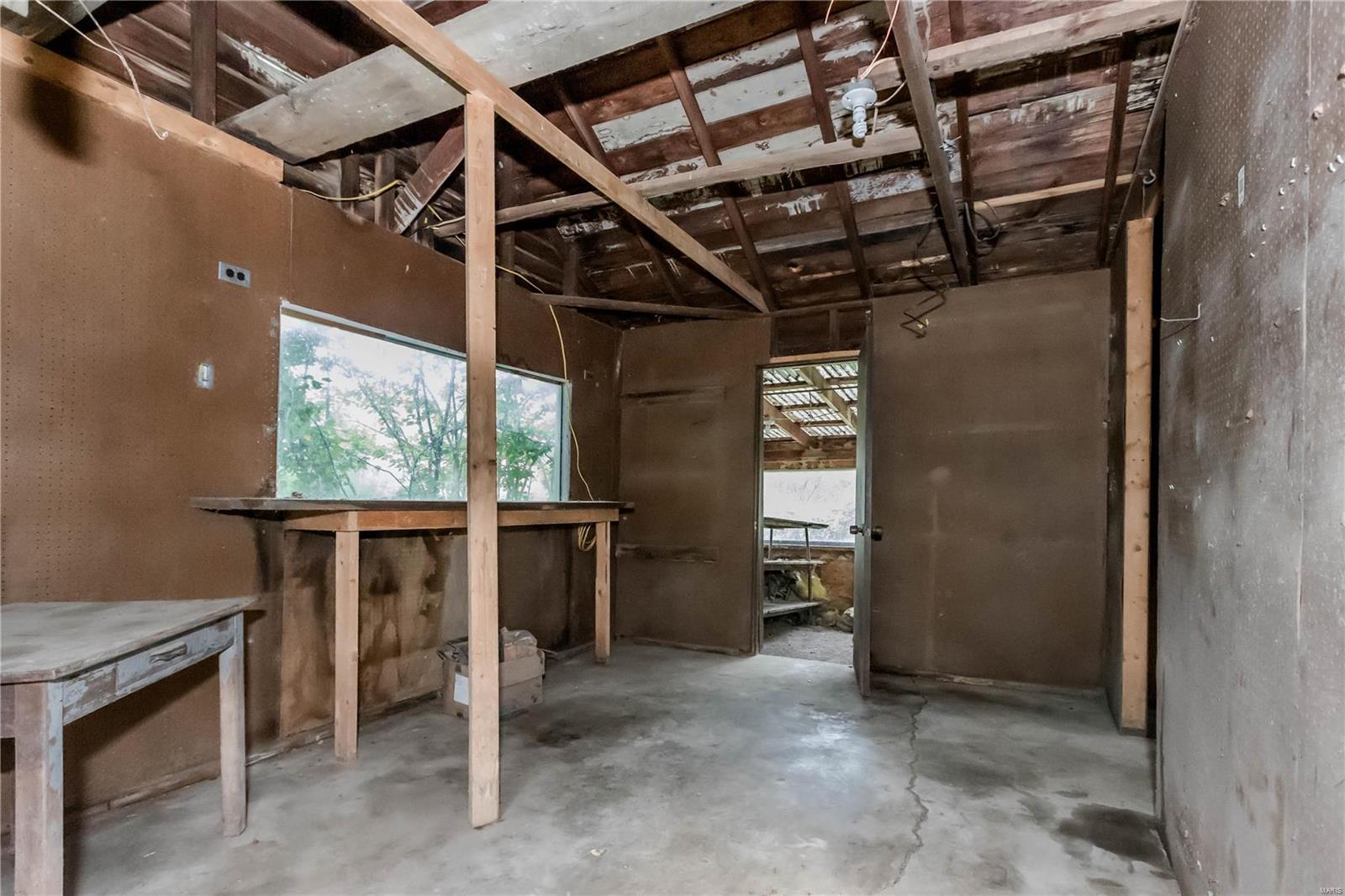 111 N Walnut Street Property Photo 28